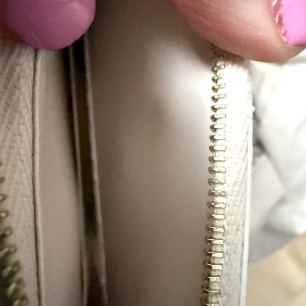 Louis Vuitton Victorine by the Pool pink Wallet - Picture 5 of 9